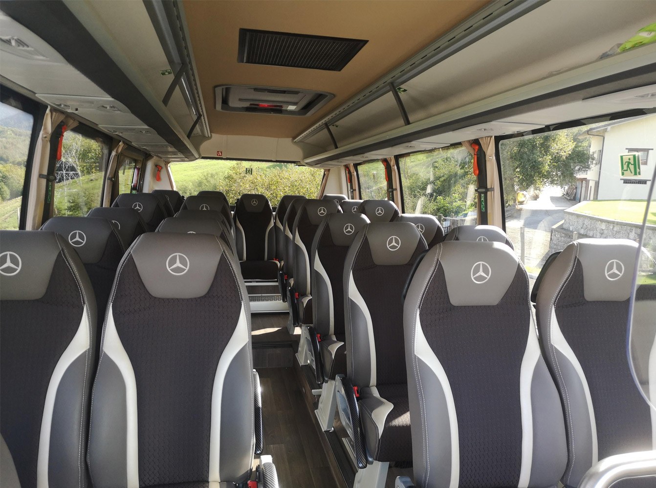 Microbuses Alquiler de autobuses interior